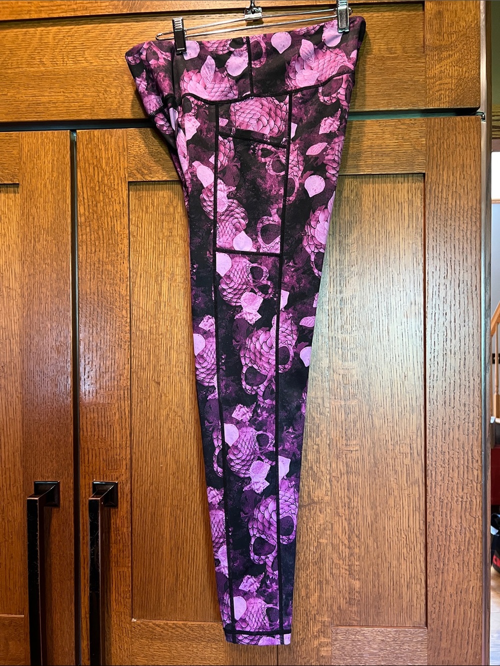 Constantly Varied Gear Purple Skull-Print Cropped Leggings women’s large